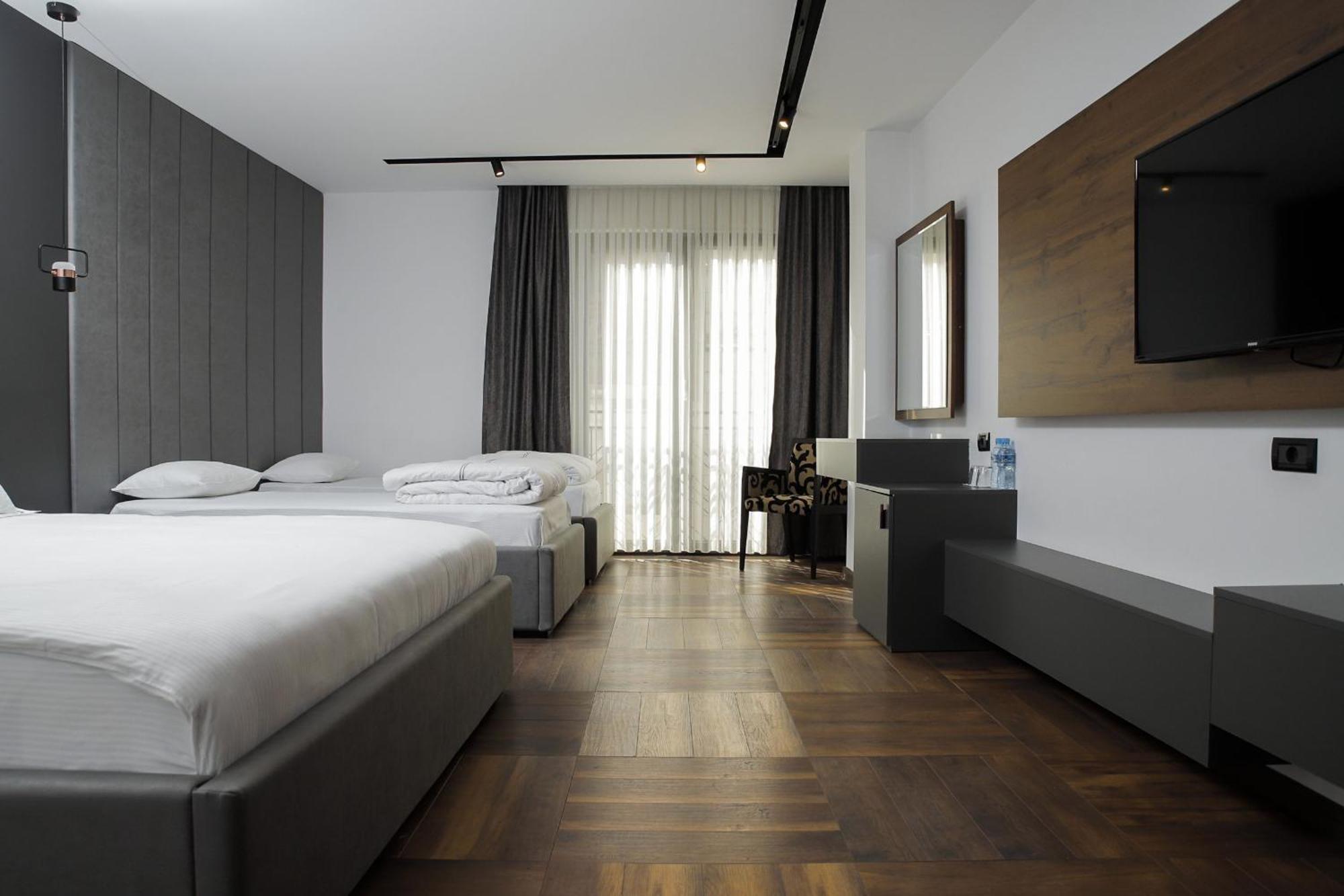Triumf Hotel Prizren Exterior foto